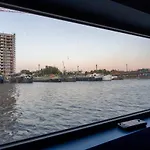 Cyberdeck For Big Groups Bateau-hôtel