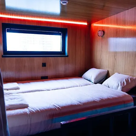 Bådhotel Cyberdeck For Big Groups *