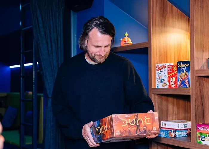 Botel Cyberdeck For Big Groups