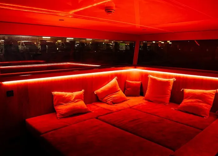 Bateau-hôtel Cyberdeck For Big Groups