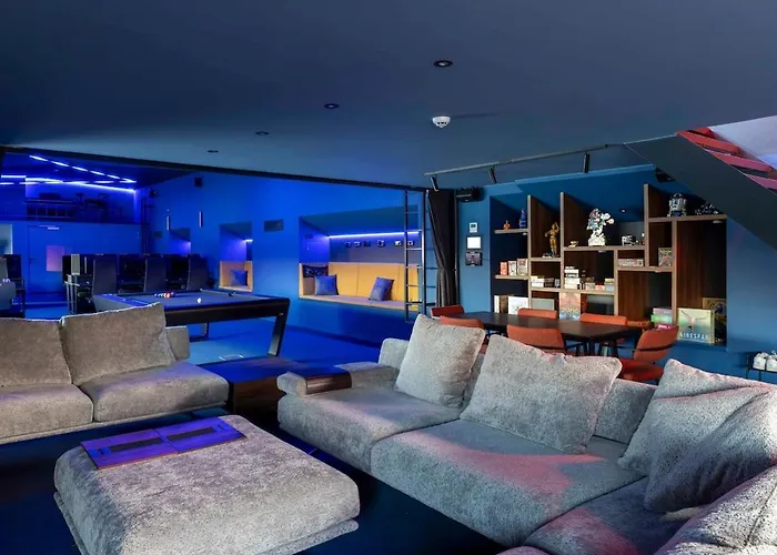 Cyberdeck For Big Groups Botel Ghent